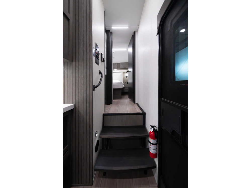 2026 Arctic Wolf 27sgs alt