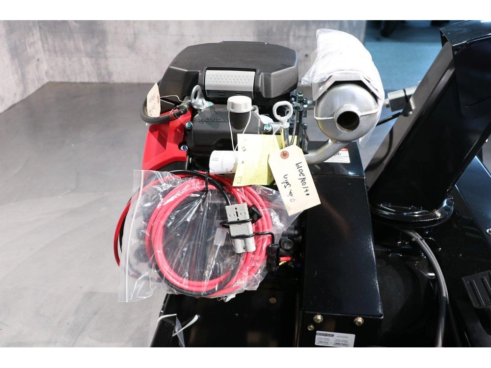 Bercomac Bercomac Premium 54'' + Moteur Honda 22 Hp 2025 alt