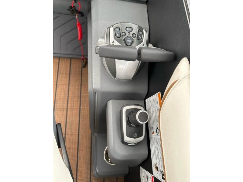 Manitou 24 Explore Navigator Stealthde 2025 alt