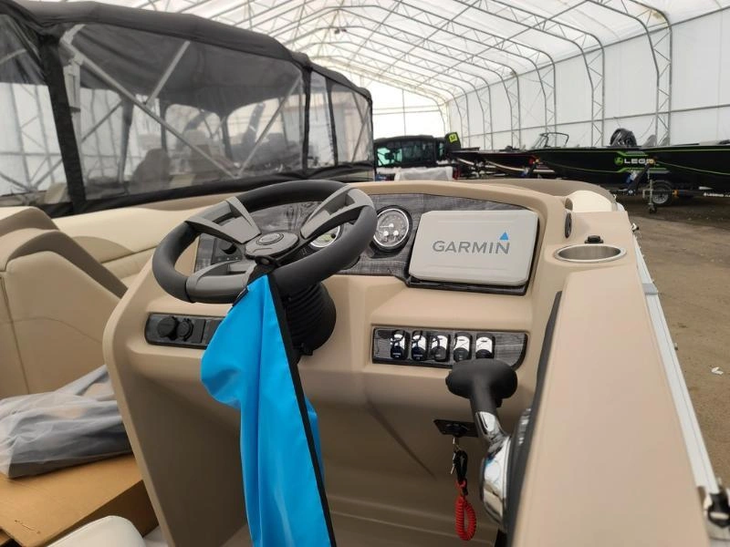 2023 Legend Q-serie Cottage Sport Pro 22'6 alt