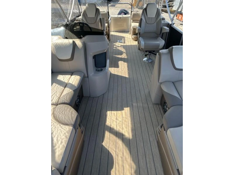 Legend Q-series Lounge Sport Pro 22'6 2023 alt