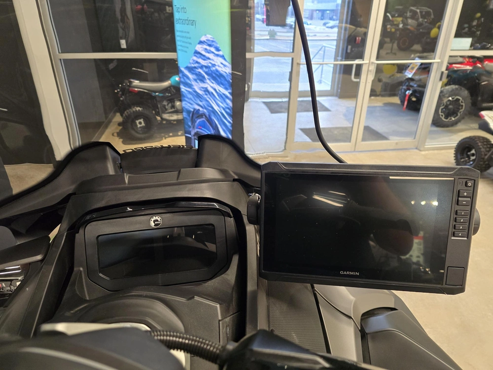 2025 Brp Fishpro Apex 300 alt