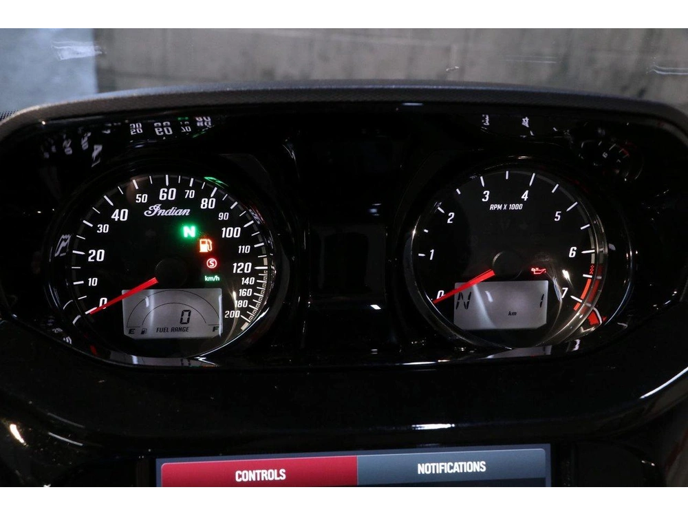 2026 Indian Motorcycle Challenger Dark Horse +112 & Powerband Audio alt