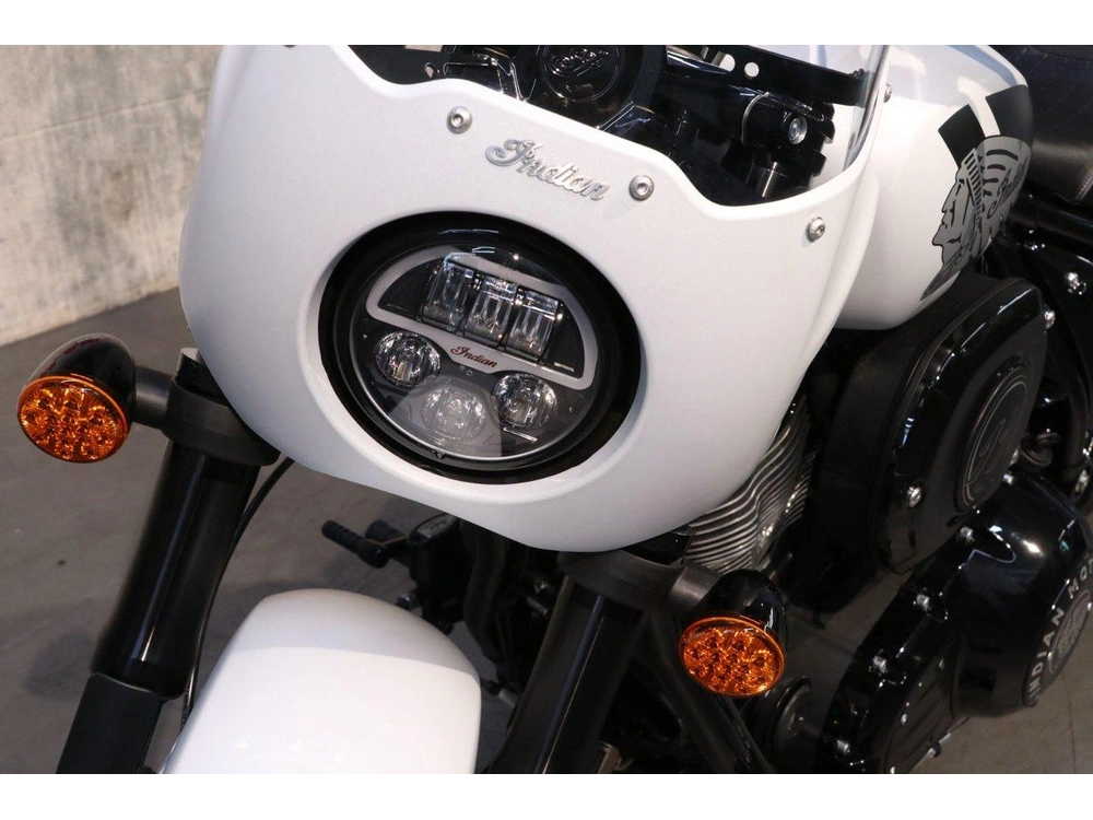 2025 Indian Motorcycle Indian Sport Chief alt