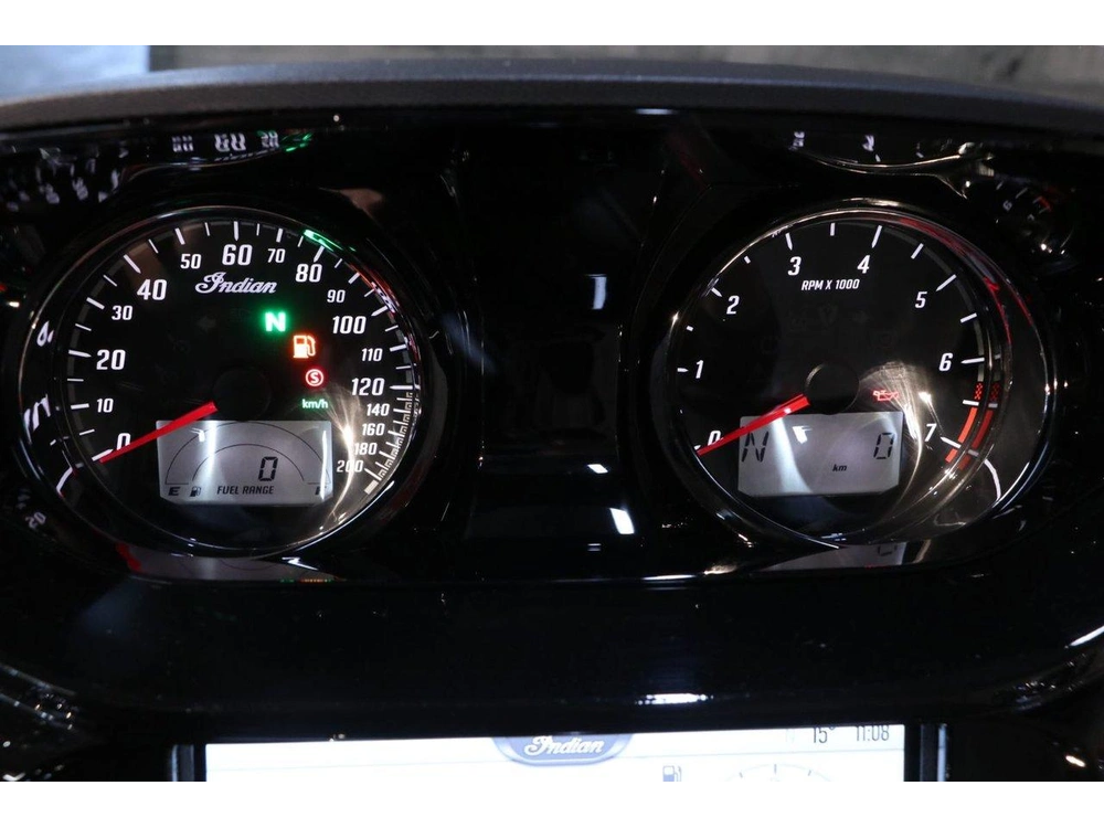 2026 Indian Motorcycle Indian Pursuit Limited + 112 & Powerband Audio alt