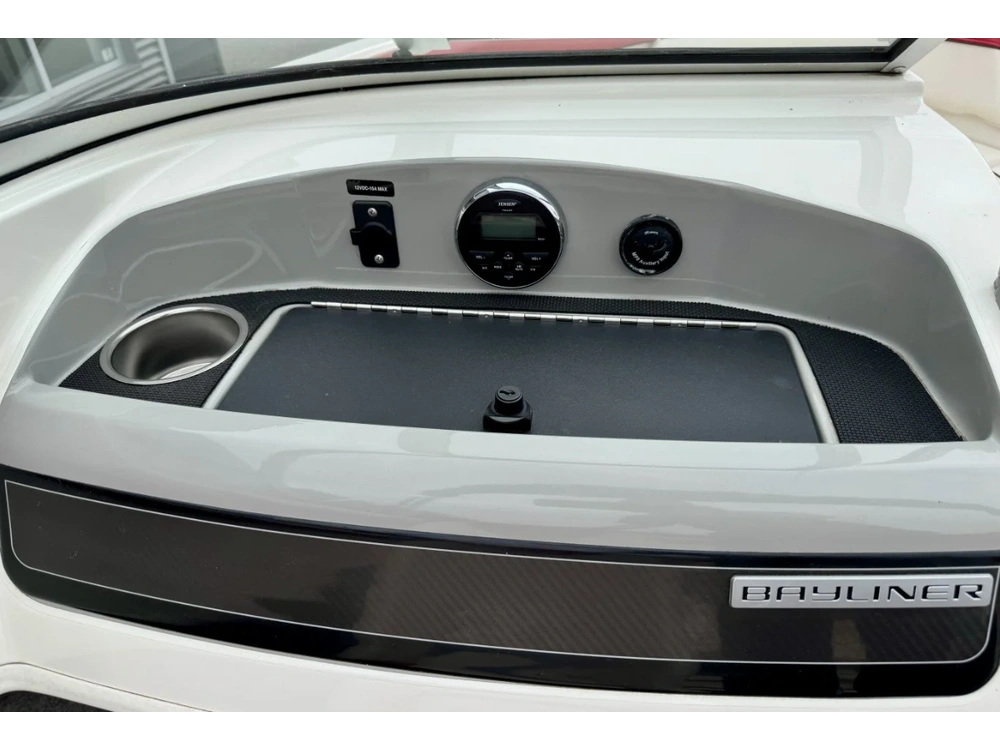 Bayliner 185 2013 alt