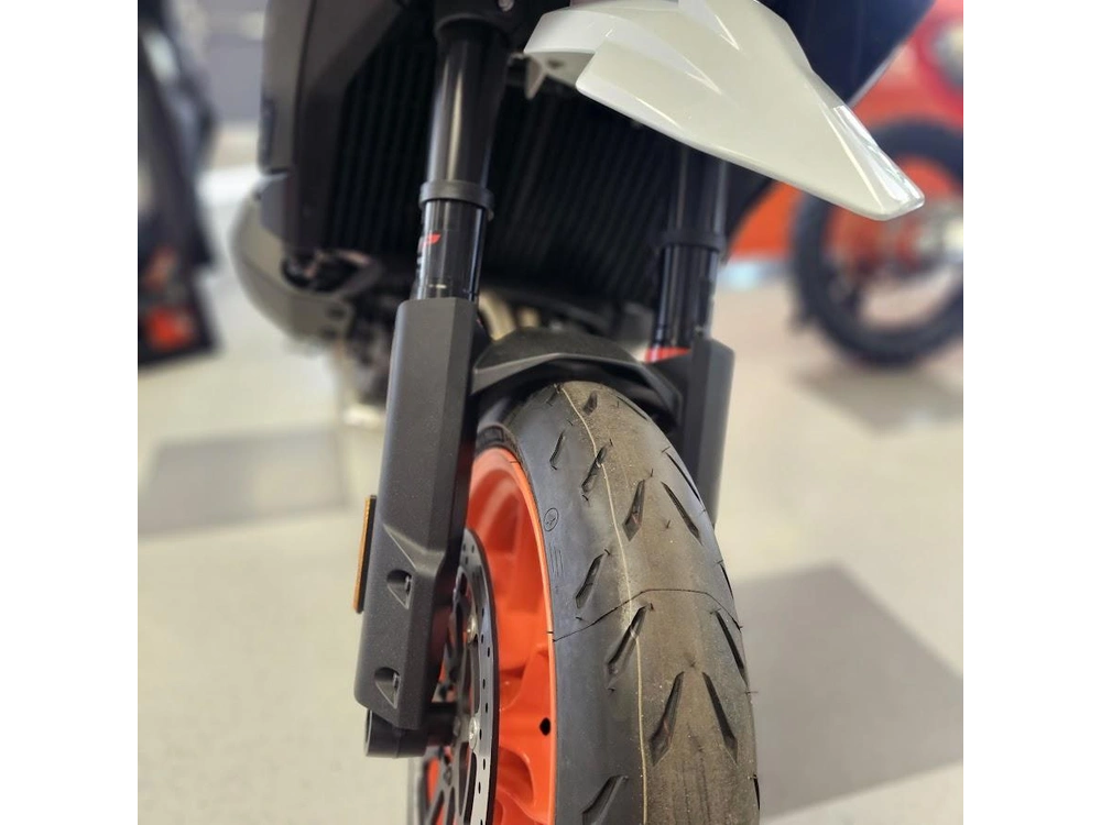 2024 Ktm 890 Smt alt