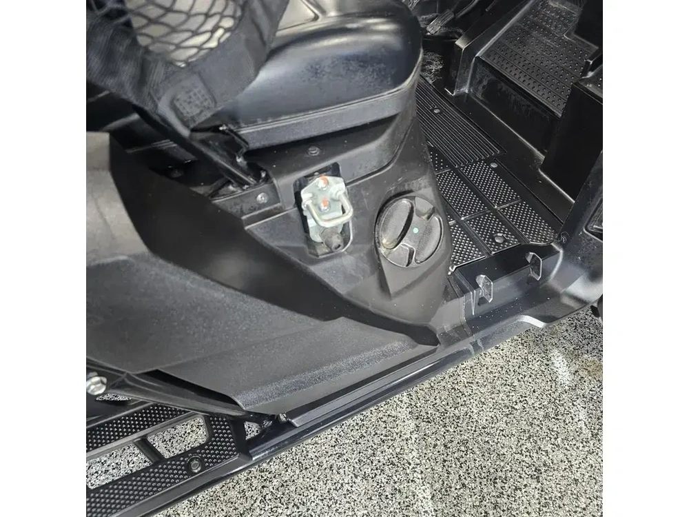 2025 Honda Pioneer 700-4 alt