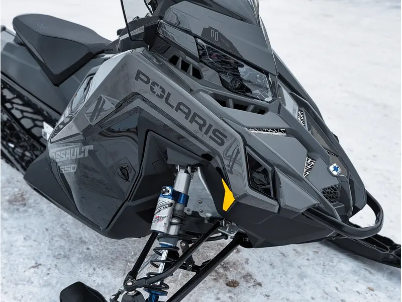 2025 Polaris 650 Switchback Assault 146 // Shadow Gray/Gloss Black
