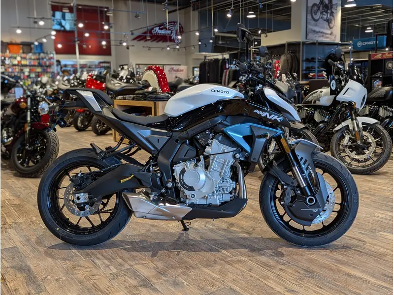 2026 CFMOTO 675NK // Glacier White thumbnail 2