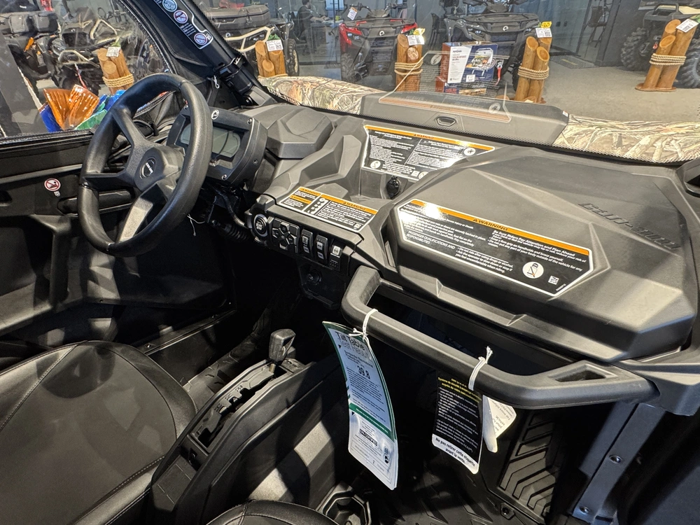 2026 Can-am Commander Xmr 1000r alt