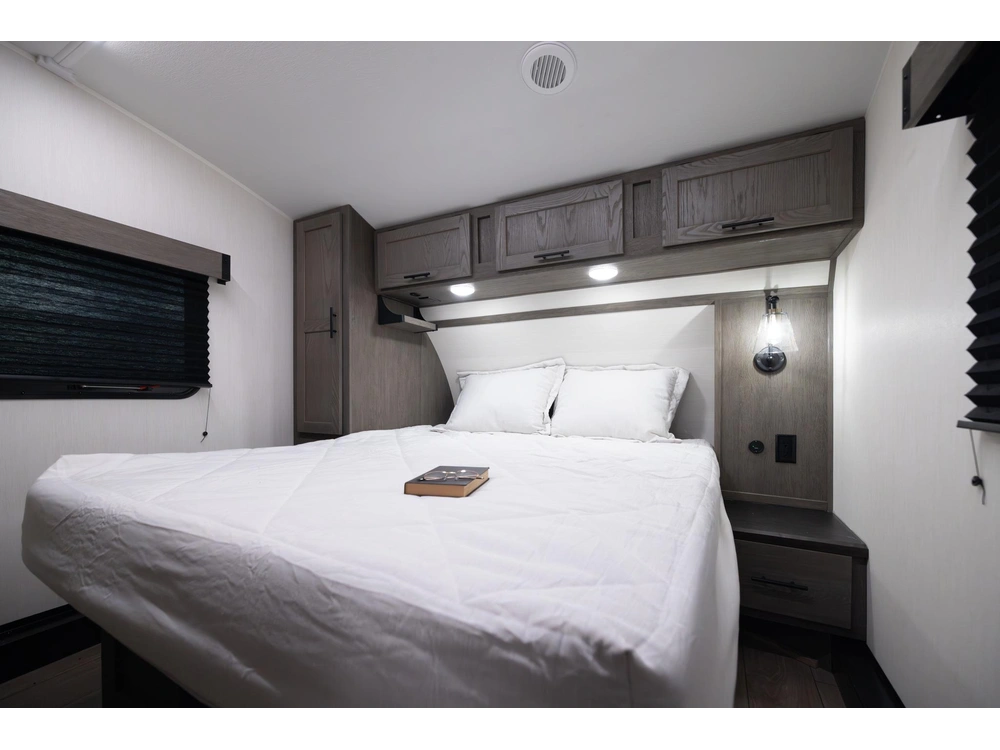 2026 Arctic Wolf 27sgs alt