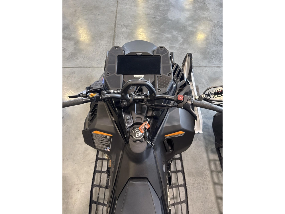 2026 Ski-doo Summit X W/ Expert Pkg 154 850 E-tec Turbo R Powdermax X-light 3.0" Shot W/ 10.25" Touchscreen alt