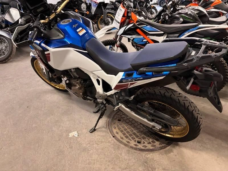 2022 Honda Africa Twin Adventure Es Dct alt
