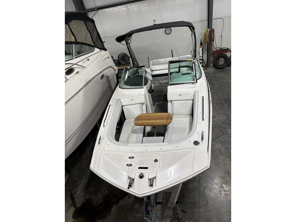 2015 Regal 24 Fasdeck Rx alt