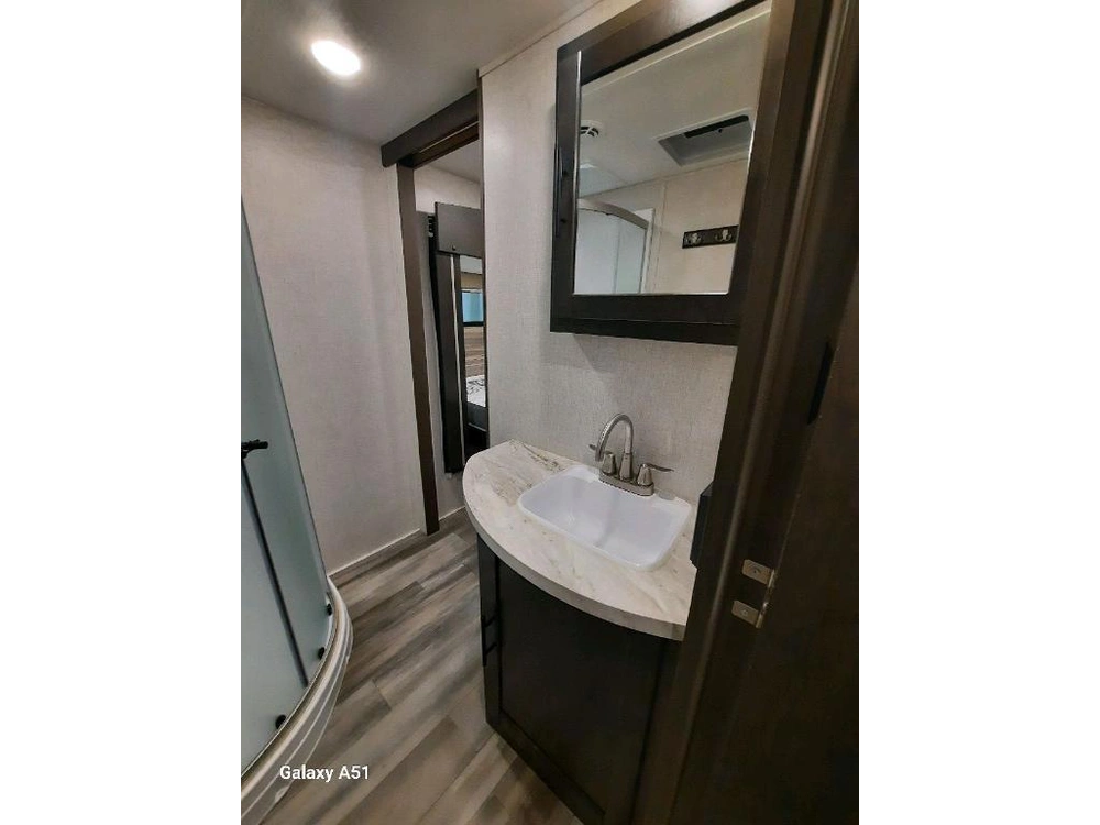 Crossroads Cruiser Aire 31si 2022 alt