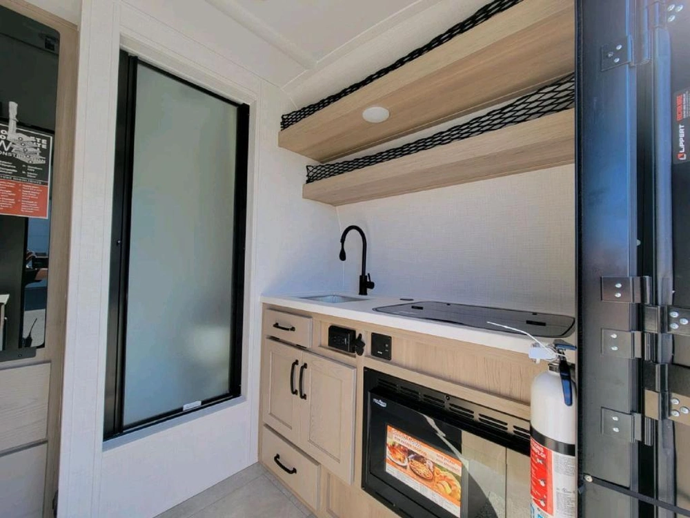 Flagstaff E-pro 15rdg Cuisine Ext. Bunk 2025 alt