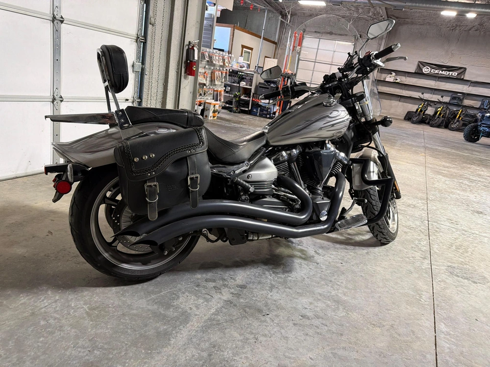 2009 Yamaha Raider alt
