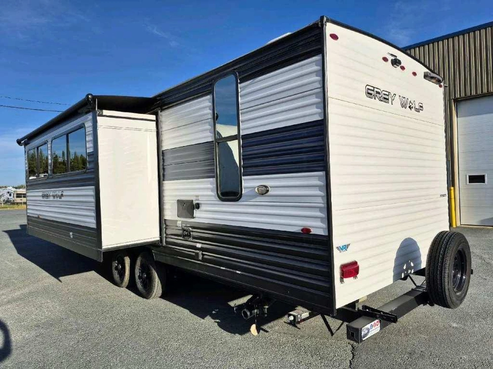 Cherokee Grey Wolf 27dbh 2023 alt