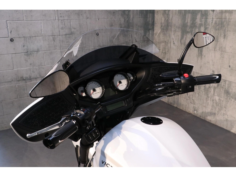 2016 Victory Motorcycles Cross Country V16db36nya alt