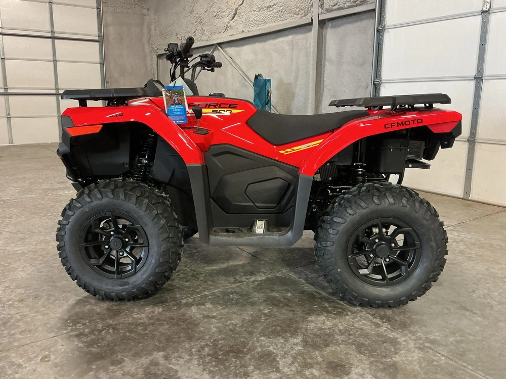2025 Cfmoto Cforce 500 alt