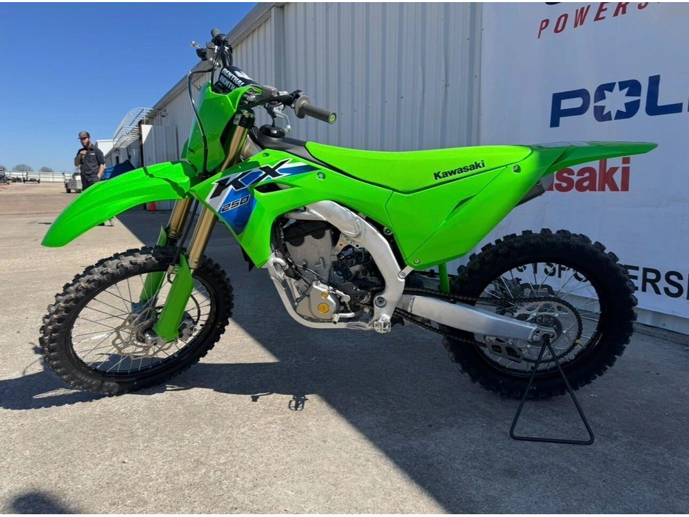 2026 Kawasaki Kx™ 250 250 alt