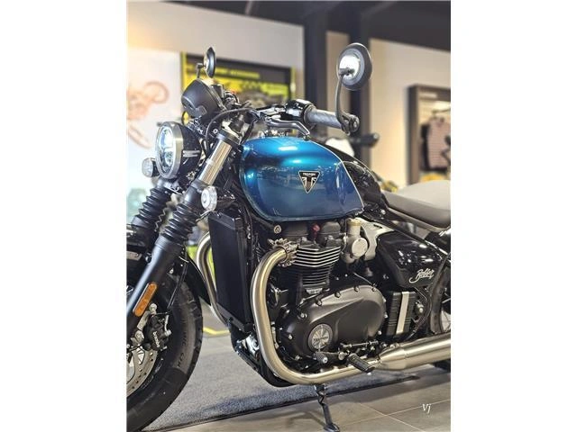 2026 Triumph Bonneville Bobber alt