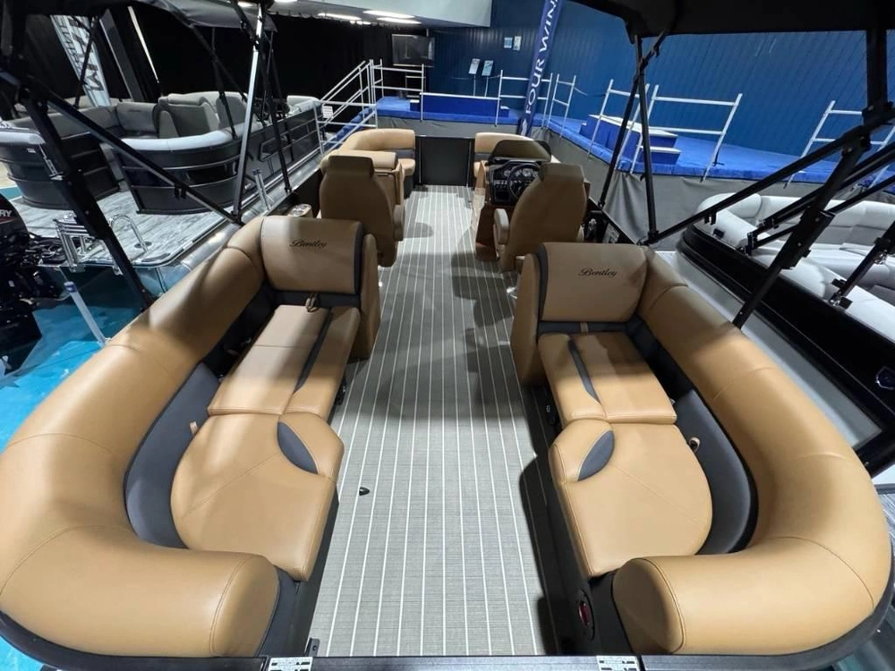 2026 Bentley Legacy 223 Navigator alt