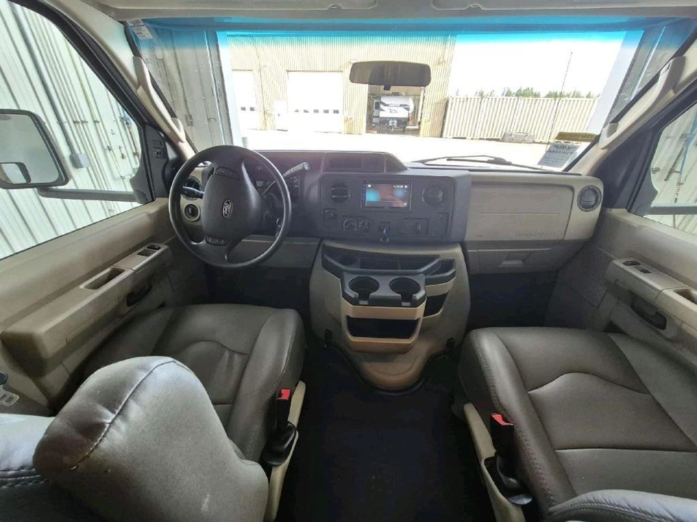 Entegra Coach Odyssey 29v 2020 alt