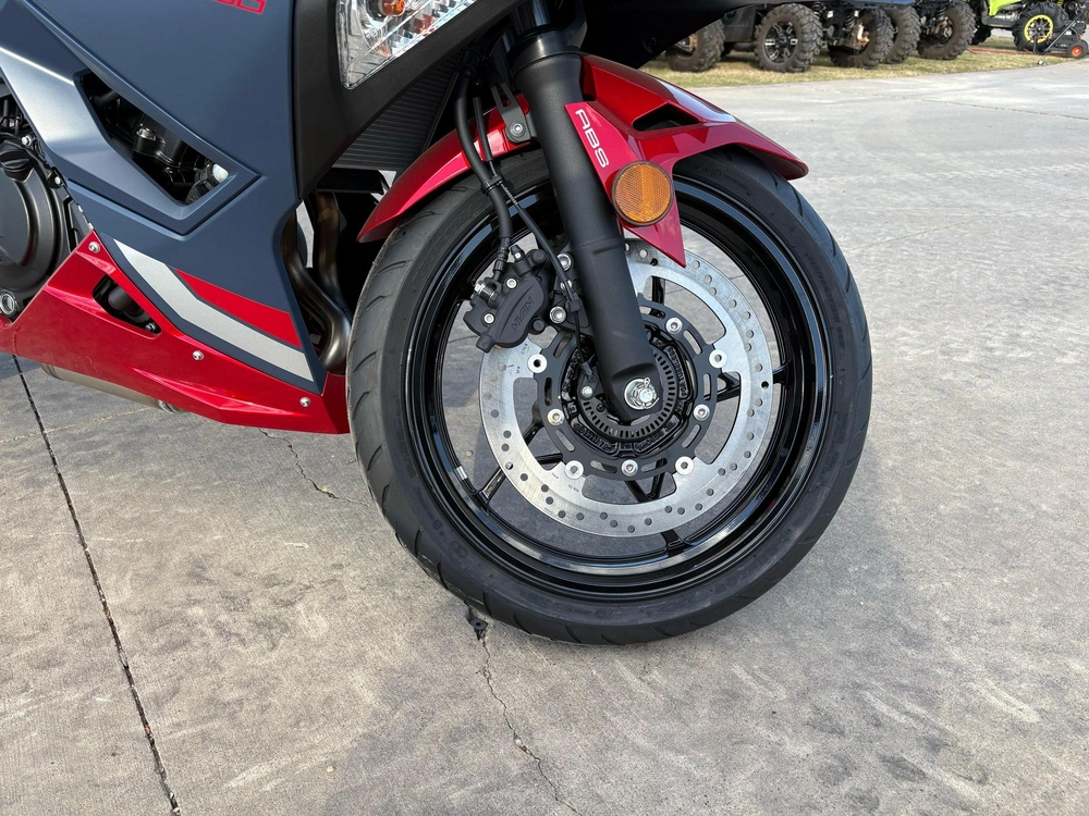 2026 Kawasaki Ninja® 500 Abs alt