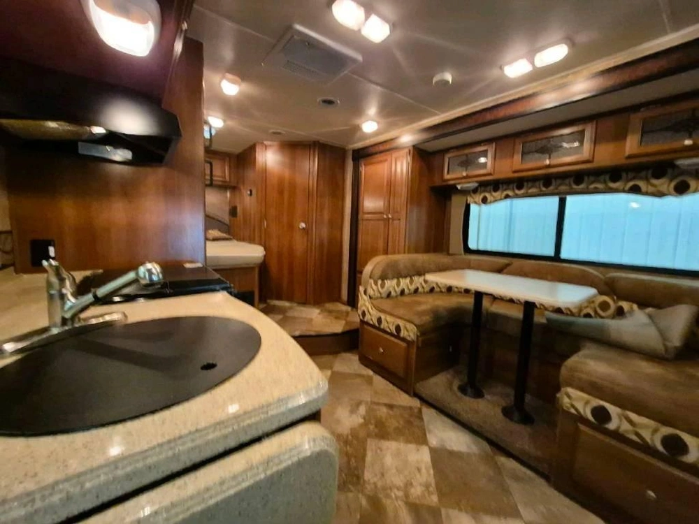 Coachmen Leprechaun 220qb 2012 alt