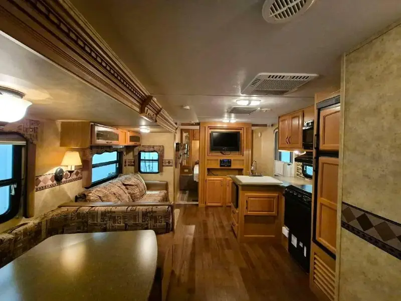 2010 Keystone RV Laredo 29BHS thumbnail 11