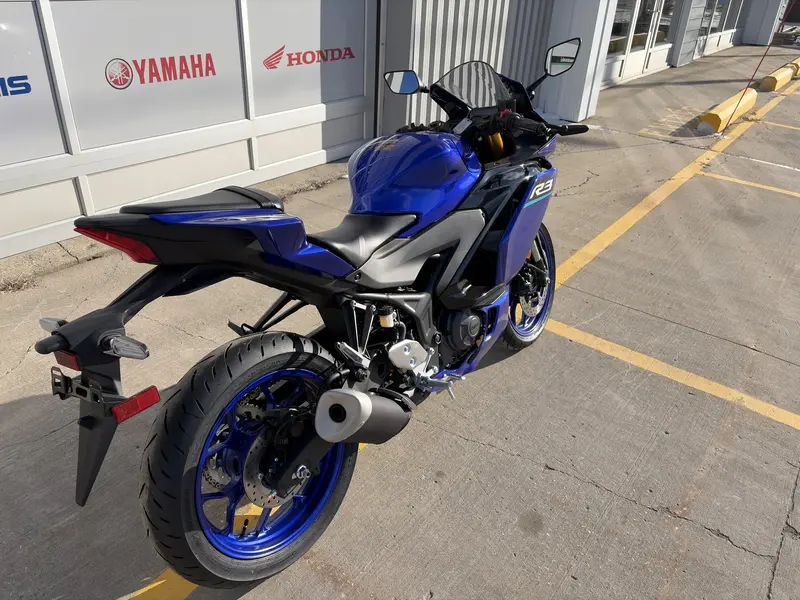 2026 Yamaha YZF-R3 thumbnail 8