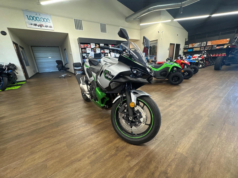 2024 Kawasaki Ninja® 7 Hybrid Abs Hybrid Abs alt