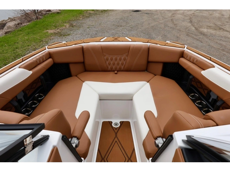 2025 Malibu M 230 alt