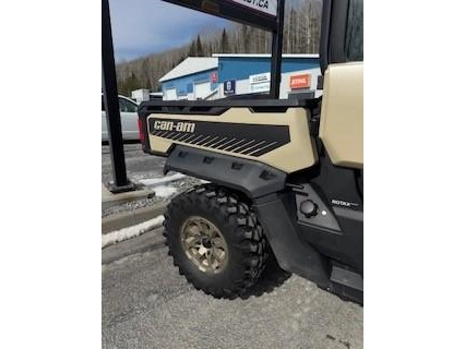 Bombardier Defender Hd10 Cab Ltd 2023 alt