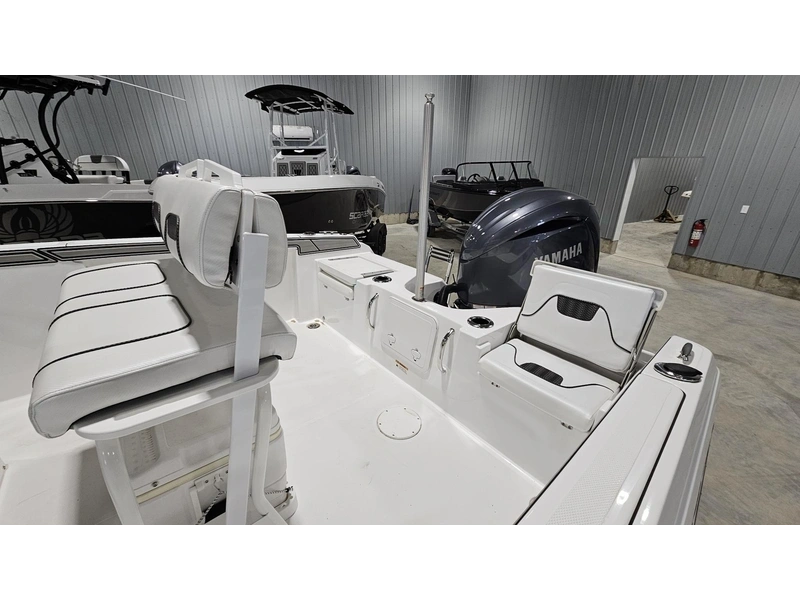 2023 Wellcraft Fisherman 202 alt