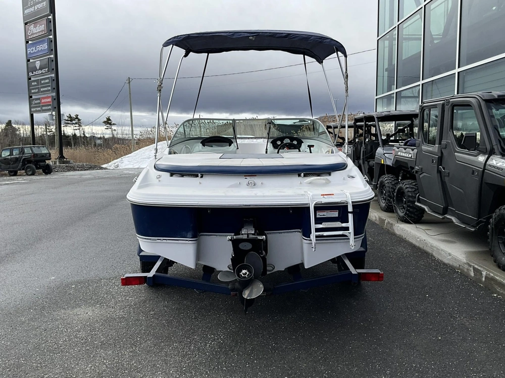 Four Winns 200 2011 alt