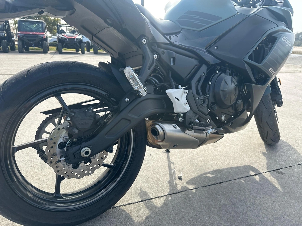2025 Kawasaki Ninja® 650 Abs alt