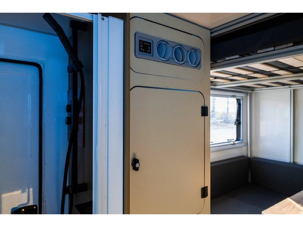 Ford E450 Paralander 2006 alt