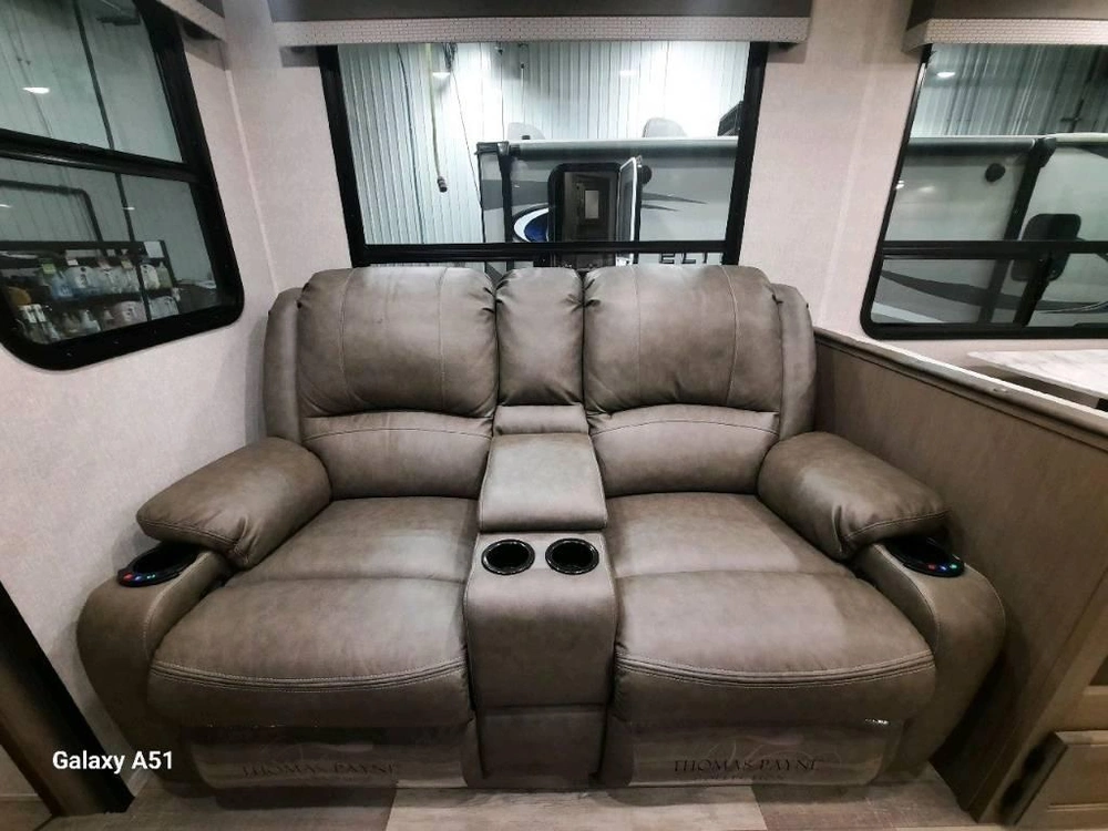 Coachmen Chaparal 25re 2023 alt