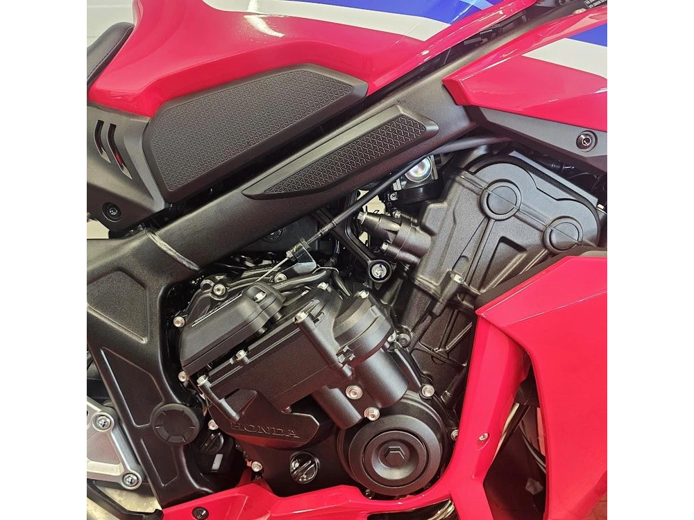 2026 Honda Cbr650ract alt