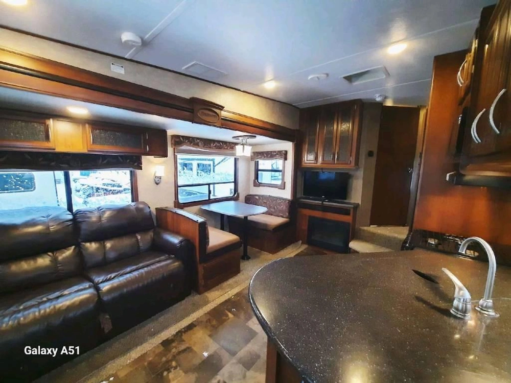 Crossroads Crusader 260rl 2015 alt