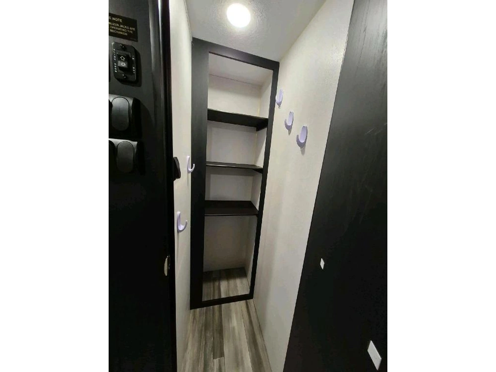 Coachmen Freedom Express 287bhds 2022 alt