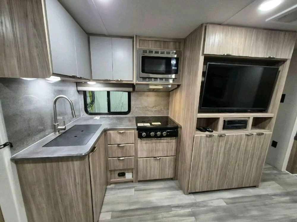 Winnebago Minnie 2301bhs 2022 alt