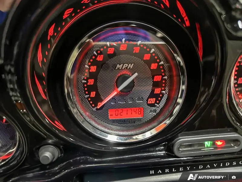 2010 Harley-Davidson CVO ULTRA CLASSIC thumbnail 14