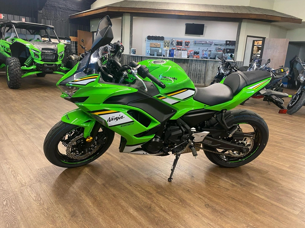 2025 Kawasaki Ninja® 650 Abs Abs alt