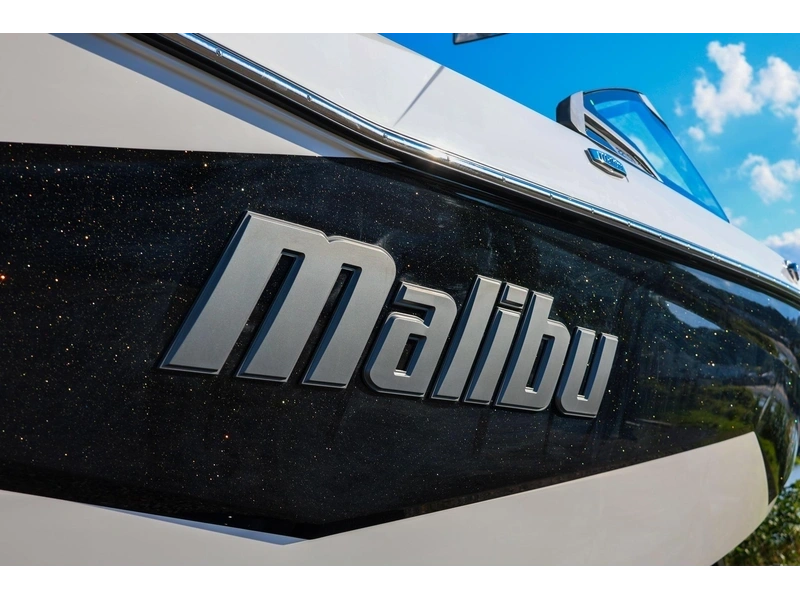 2026 Malibu 22 Lsv alt