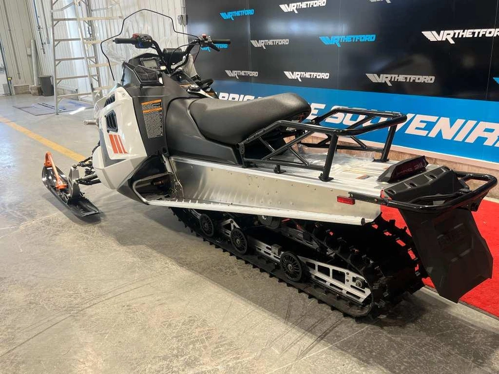Polaris 550 Voyageur 144 Es 2024 alt