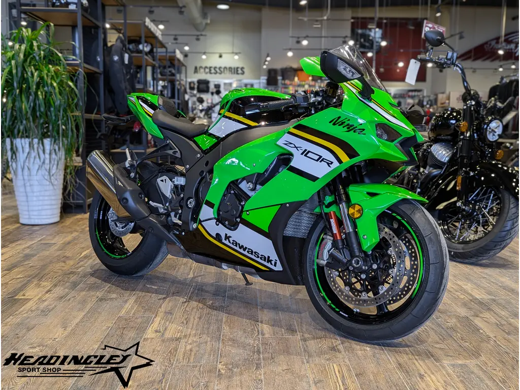 2025 Kawasaki Ninja ZX-10R KRT // Lime Green/Ebony/Pearl Blizzard White